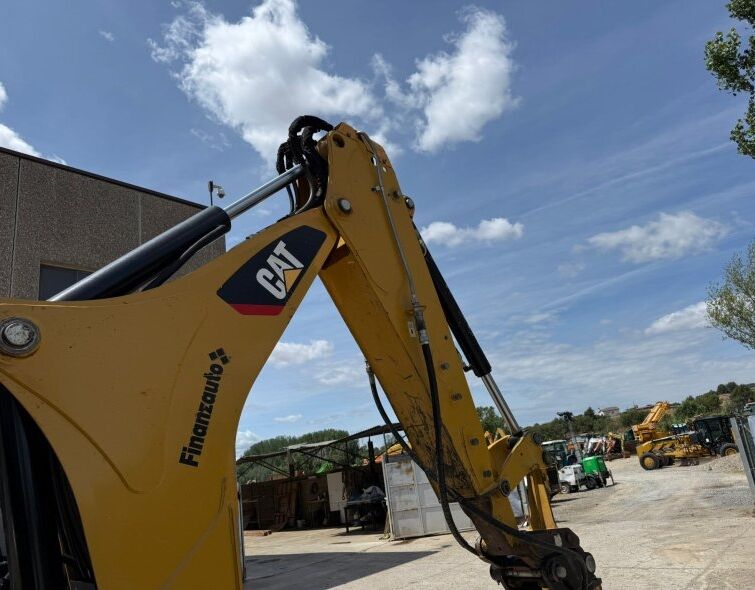 CATERPILLAR  428 F2 **FULL EQUIP**